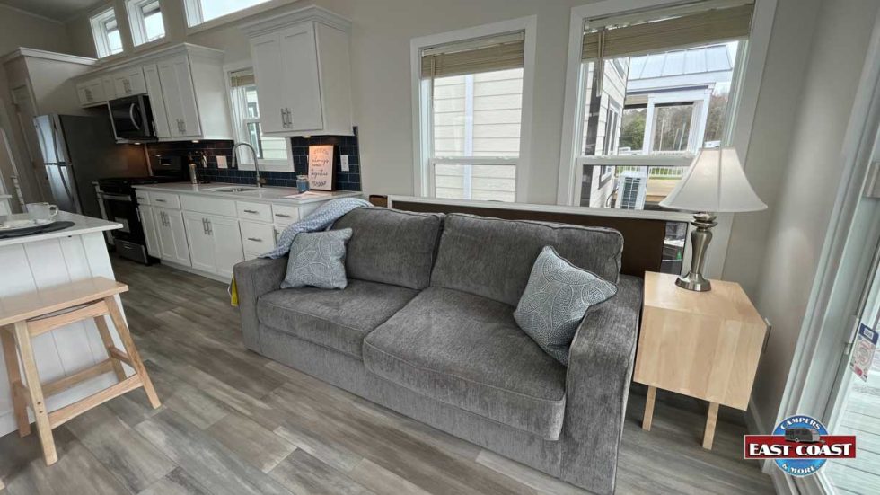 GREAT OUTDOOR COTTAGES PARK MODEL RV BAYVIEW 300 L2K1 822 East